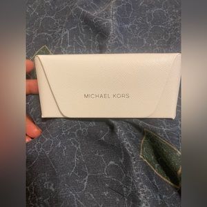Michael Kors sunglasses case - Beige